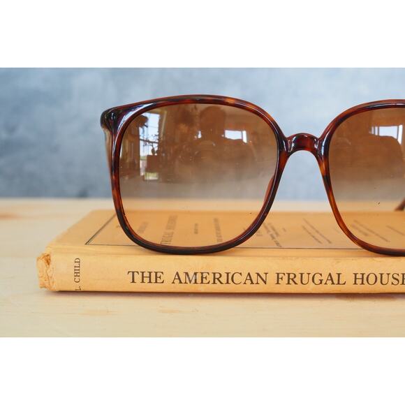 Vintage 1980s Sunglass Italy NOS Butterfly Retro Festival Mob Wife Eyewear